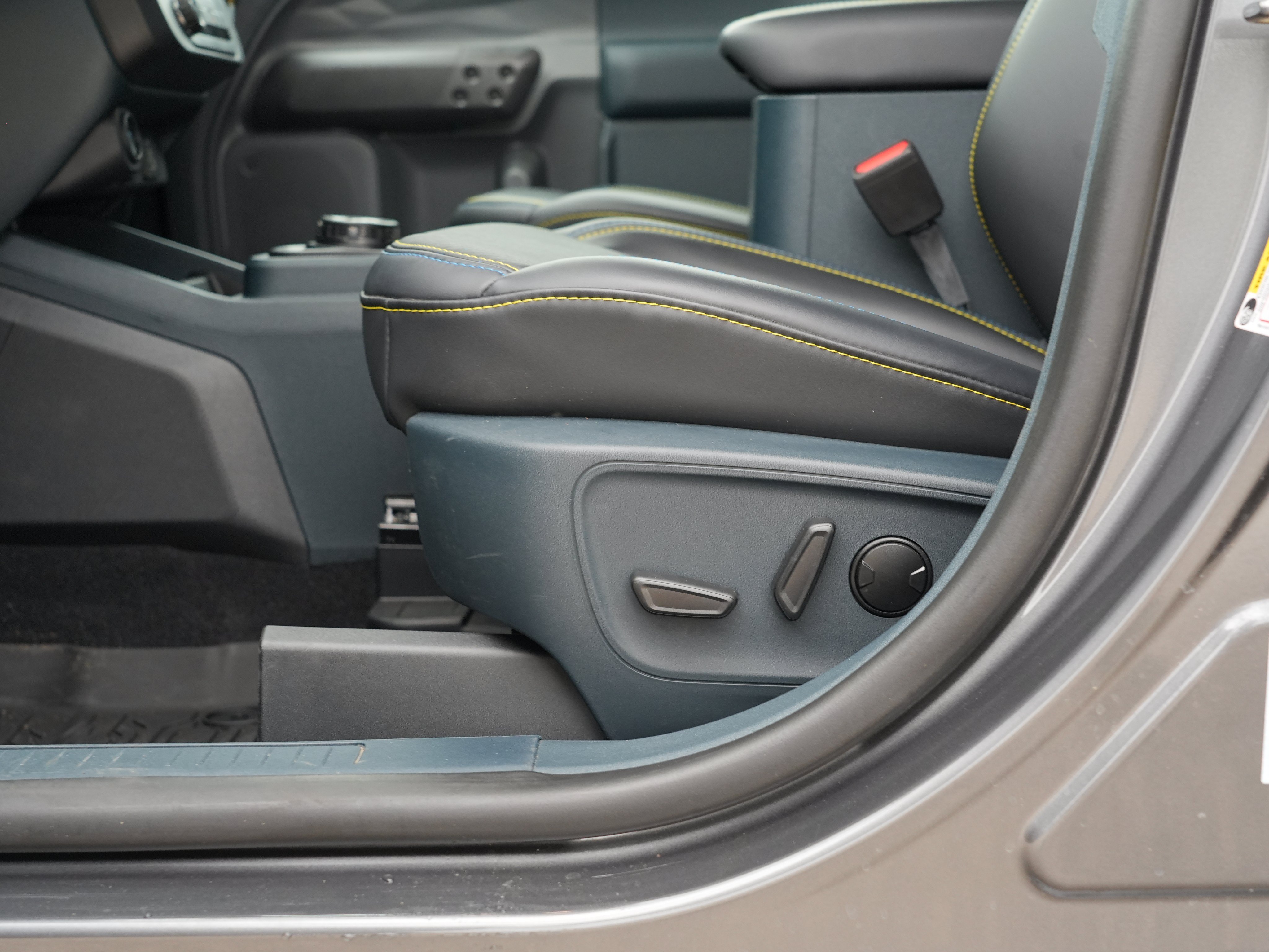 New 2026 Ford Maverick Lobo AWD/4WD image 17