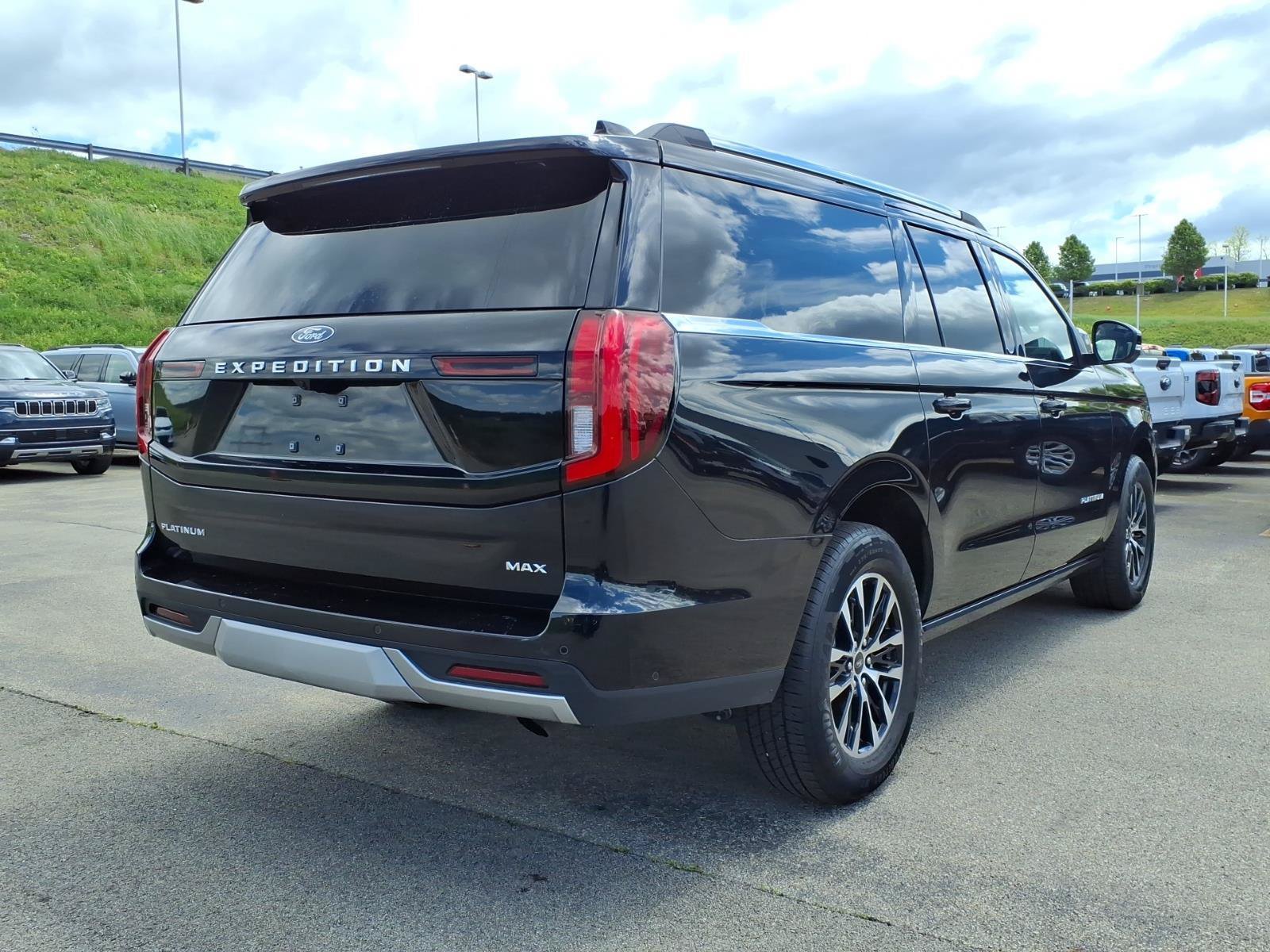 Certified 2025 Ford Expedition Max Platinum AWD/4WD image 5