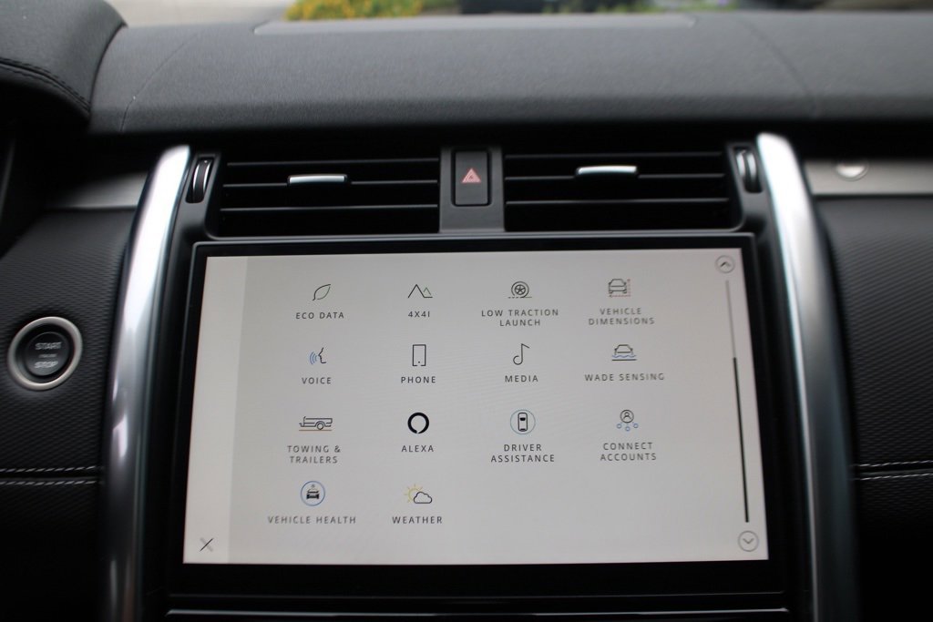 Certified 2024 Land Rover Discovery Dynamic SE image 19