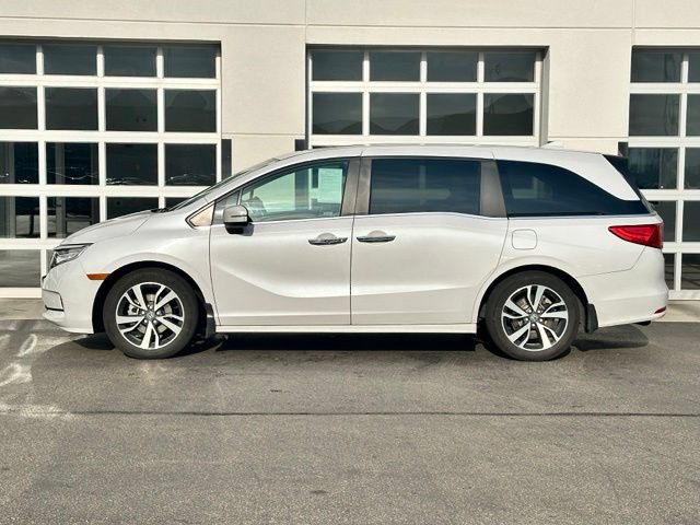 Certified 2024 Honda Odyssey Touring image 3