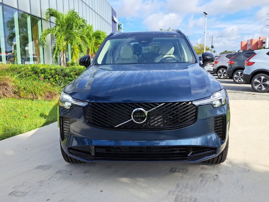 New 2026 Volvo XC90 B6 Ultra w/ Lounge Package image 2