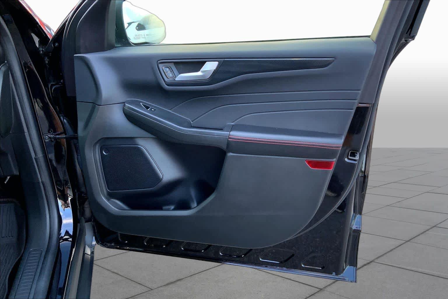 Used 2023 Ford Escape ST-Line w/ Tech Pack #1 FWD image 19