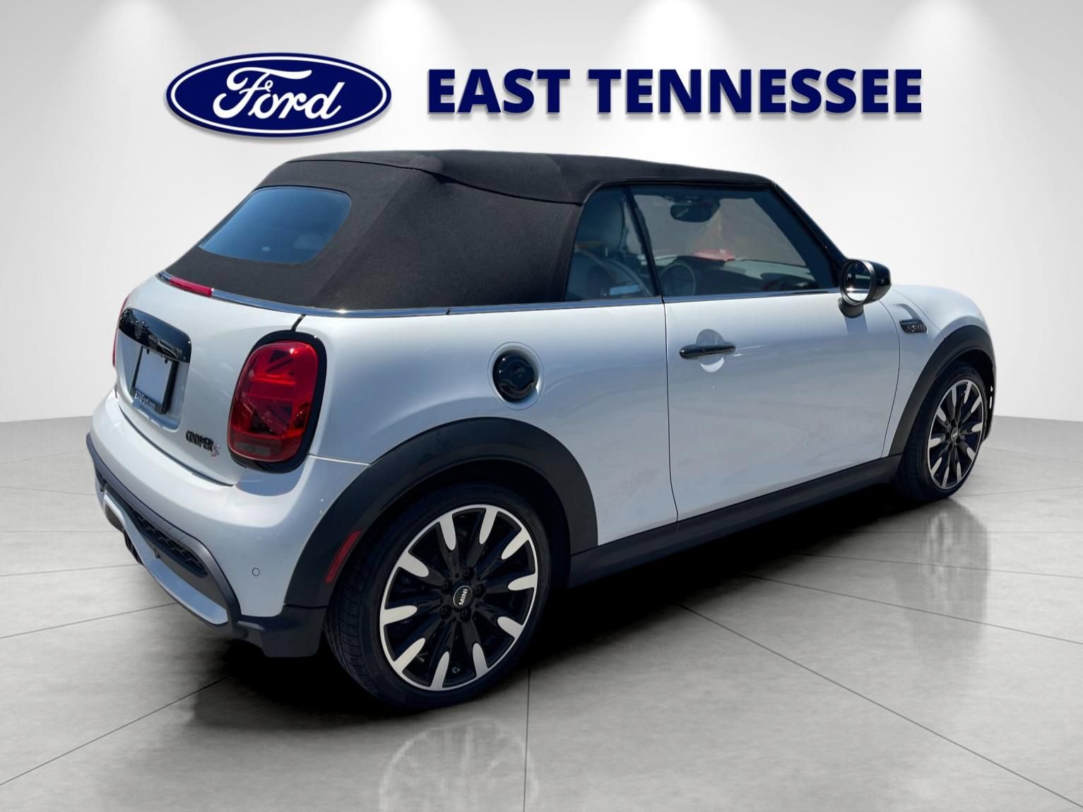 Used 2023 MINI Cooper S FWD image 3