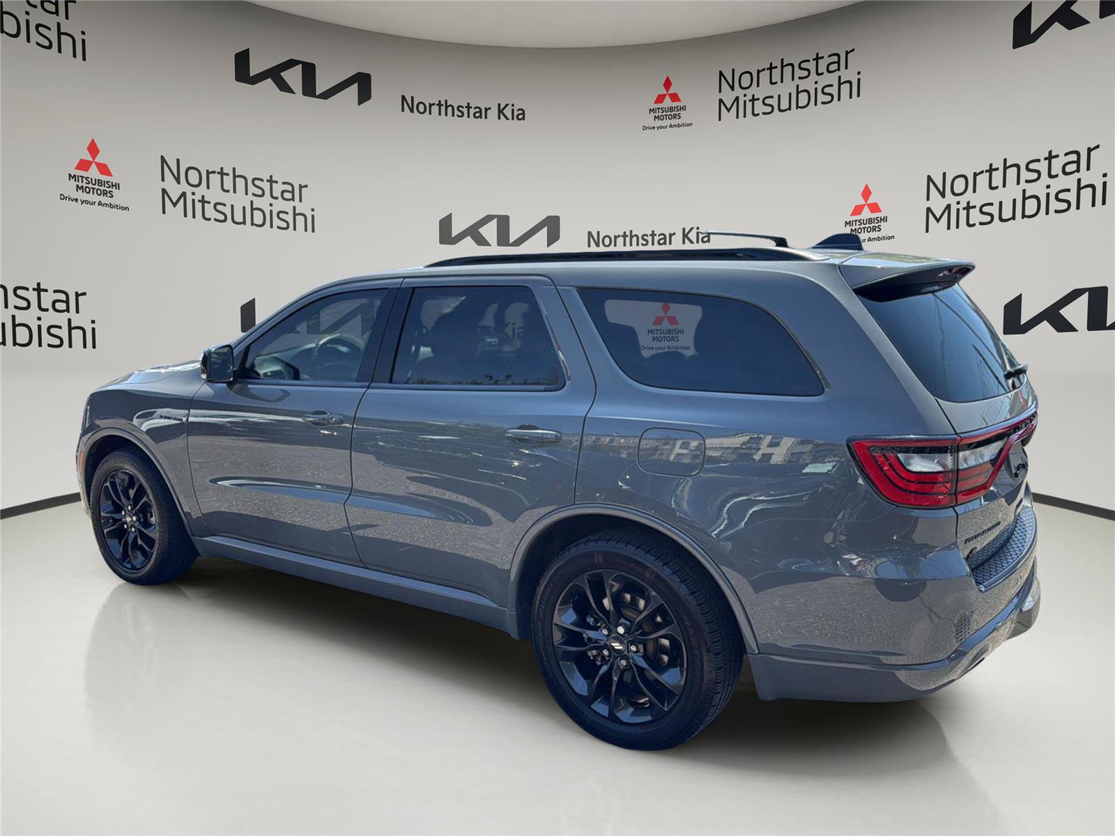 Used 2023 Dodge Durango R/T AWD/4WD image 3