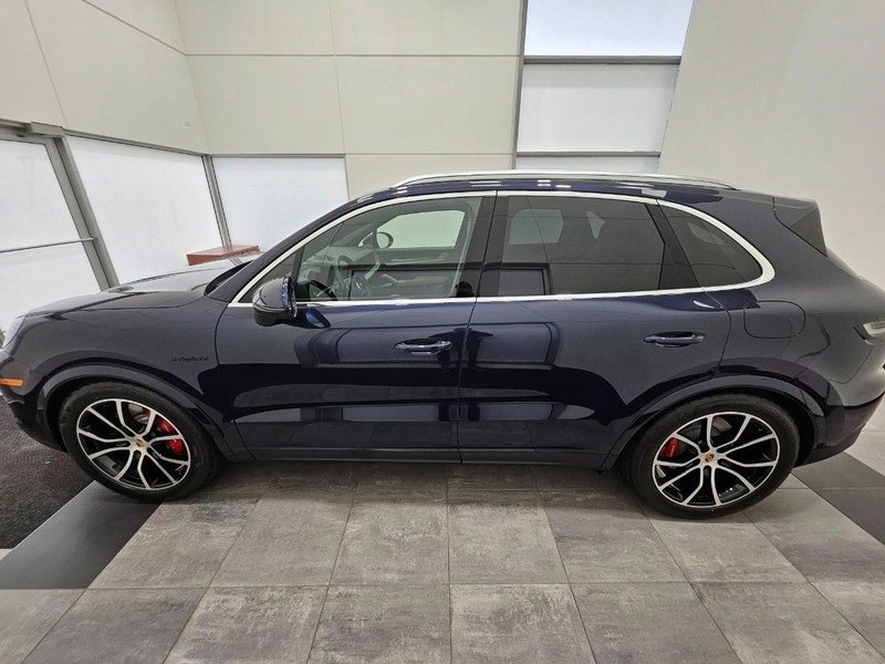 New 2026 Porsche Cayenne S image 2