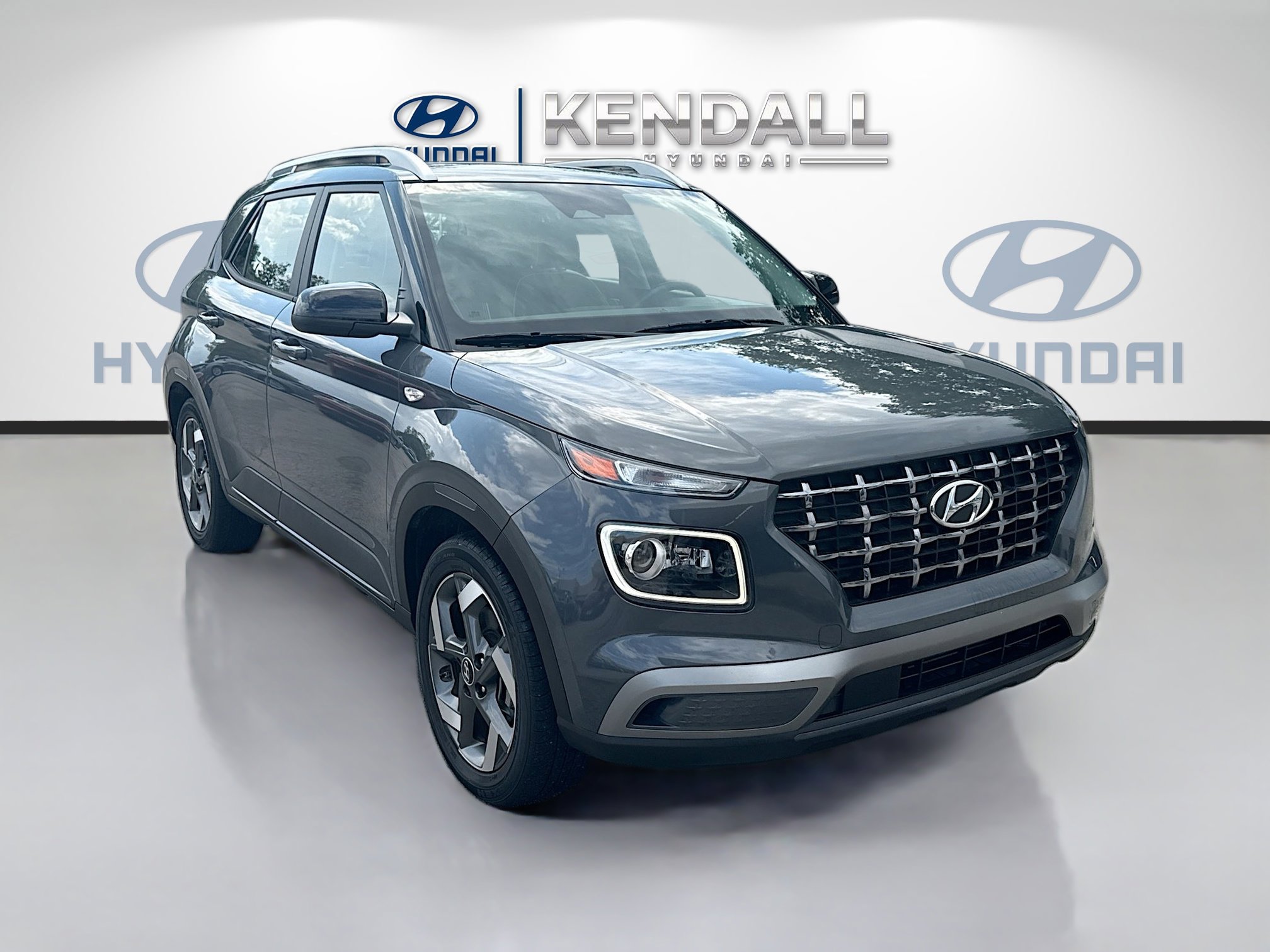 Used 2023 Hyundai Venue Limited w/ Cargo Package FWD image 32