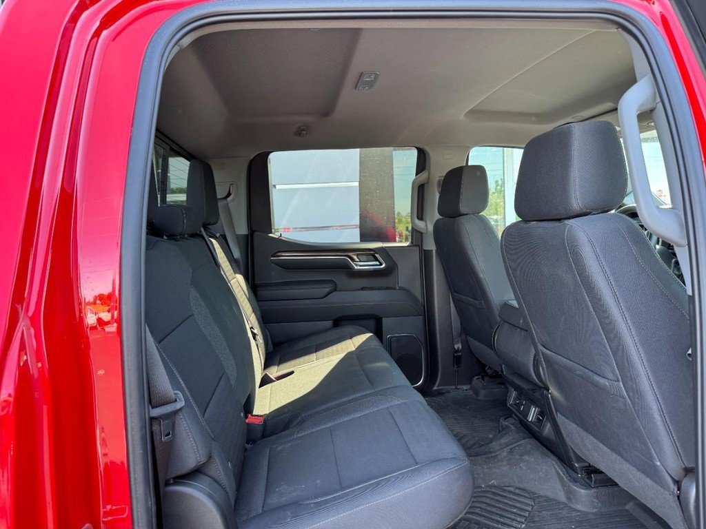Used 2024 Chevrolet Silverado 1500 LT w/ Z71 Off-Road Package AWD/4WD image 15