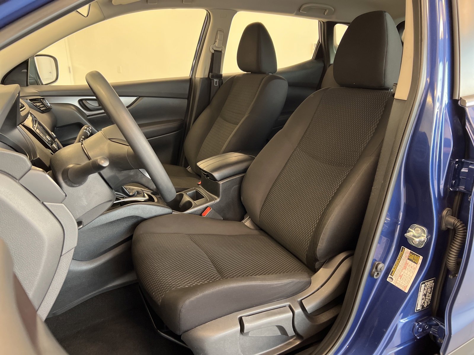 Used 2022 Nissan Rogue Sport S image 28