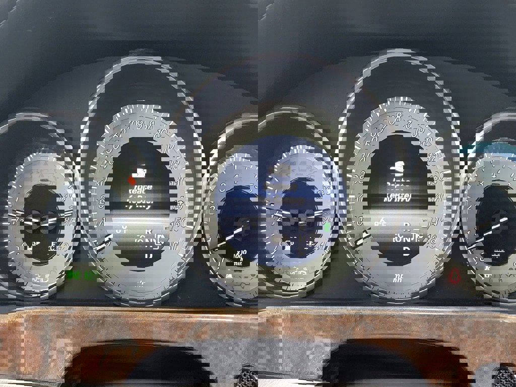 Used 2014 Mercedes-Benz E 350 Sedan image 22