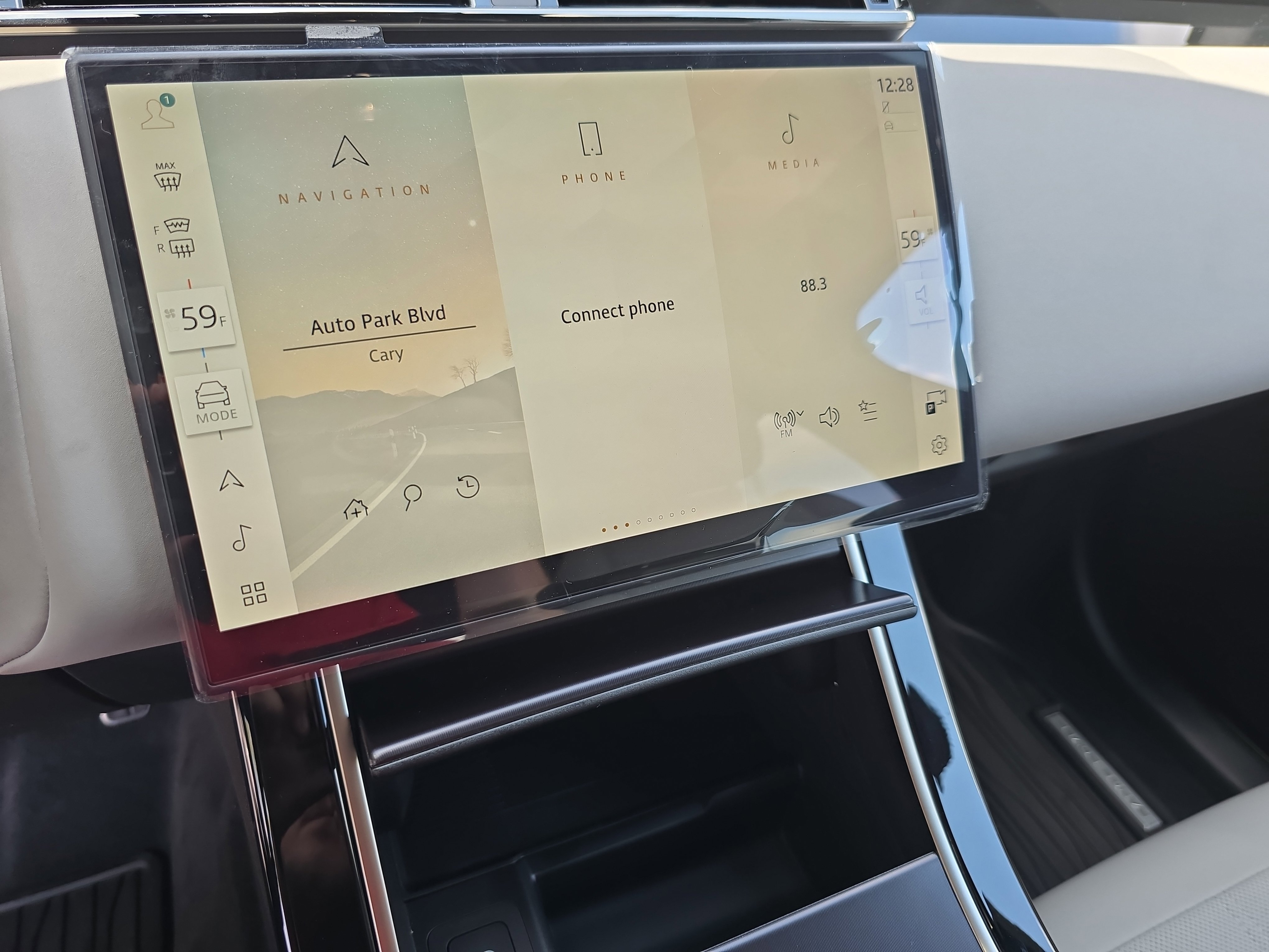 New 2026 Land Rover Range Rover Velar Dynamic SE image 20