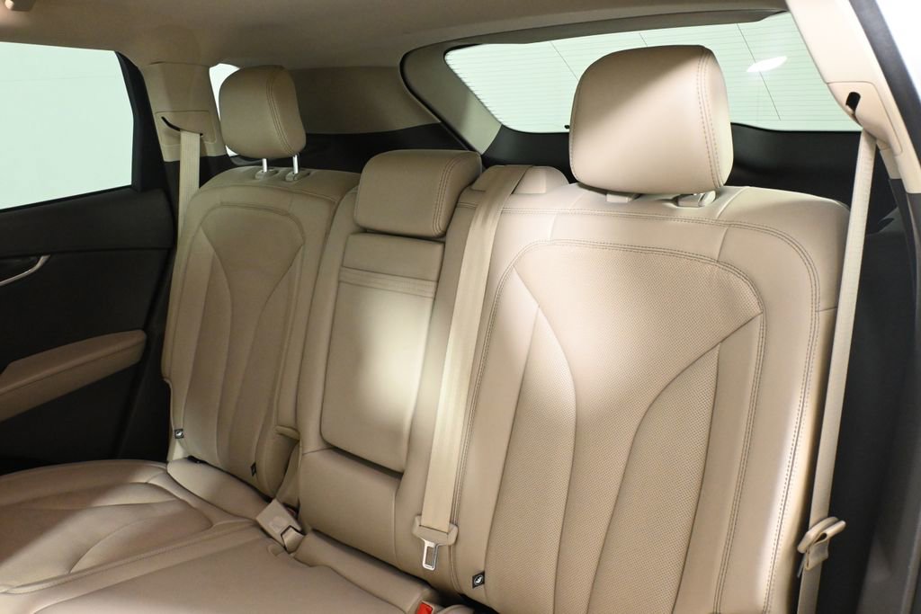 Used 2023 Lincoln Nautilus Reserve image 4