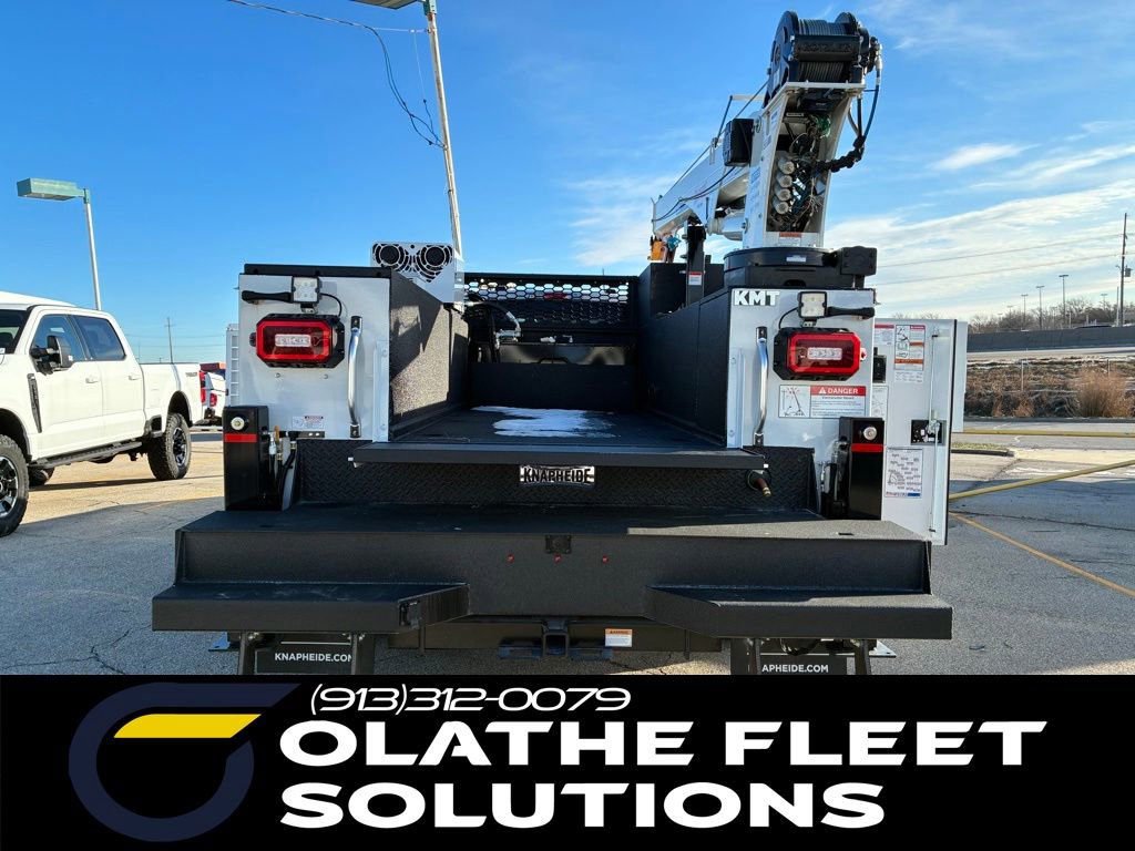 New 2025 Ford F550 4x4 Supercab Super Duty image 4