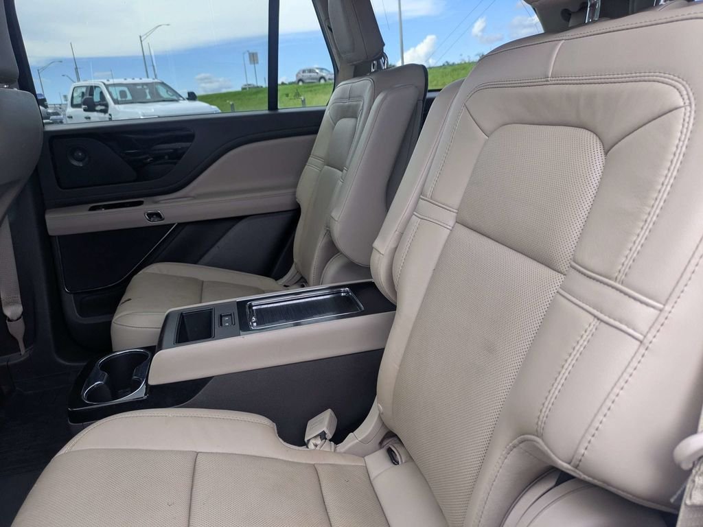 Used 2022 Lincoln Aviator Reserve w/ Equipment Group 201A RWD image 17