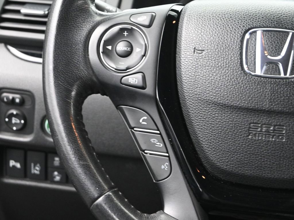 Used 2017 Honda Pilot Touring image 32
