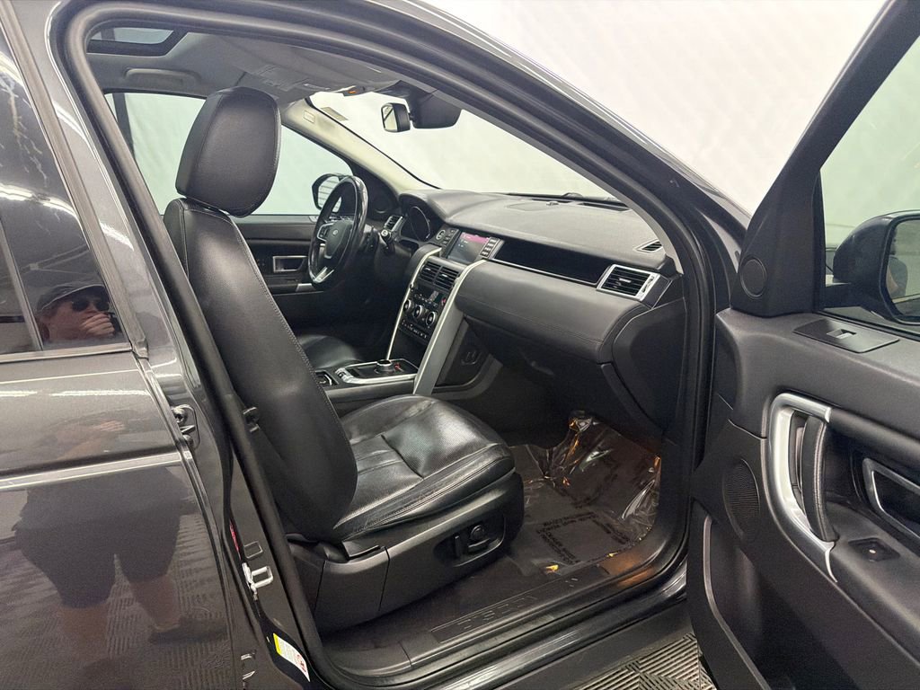 Used 2017 Land Rover Discovery Sport HSE AWD/4WD image 14