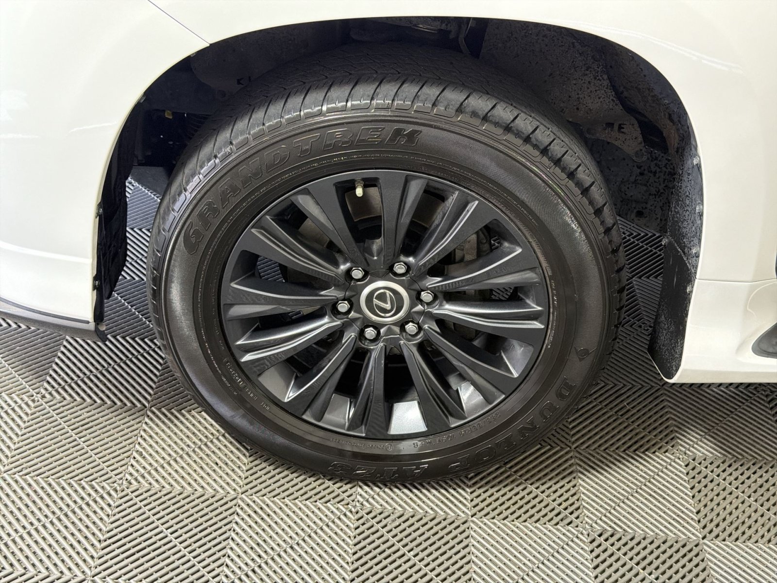 Used 2023 Lexus GX 460 Luxury w/ Sport Design Package AWD/4WD image 12