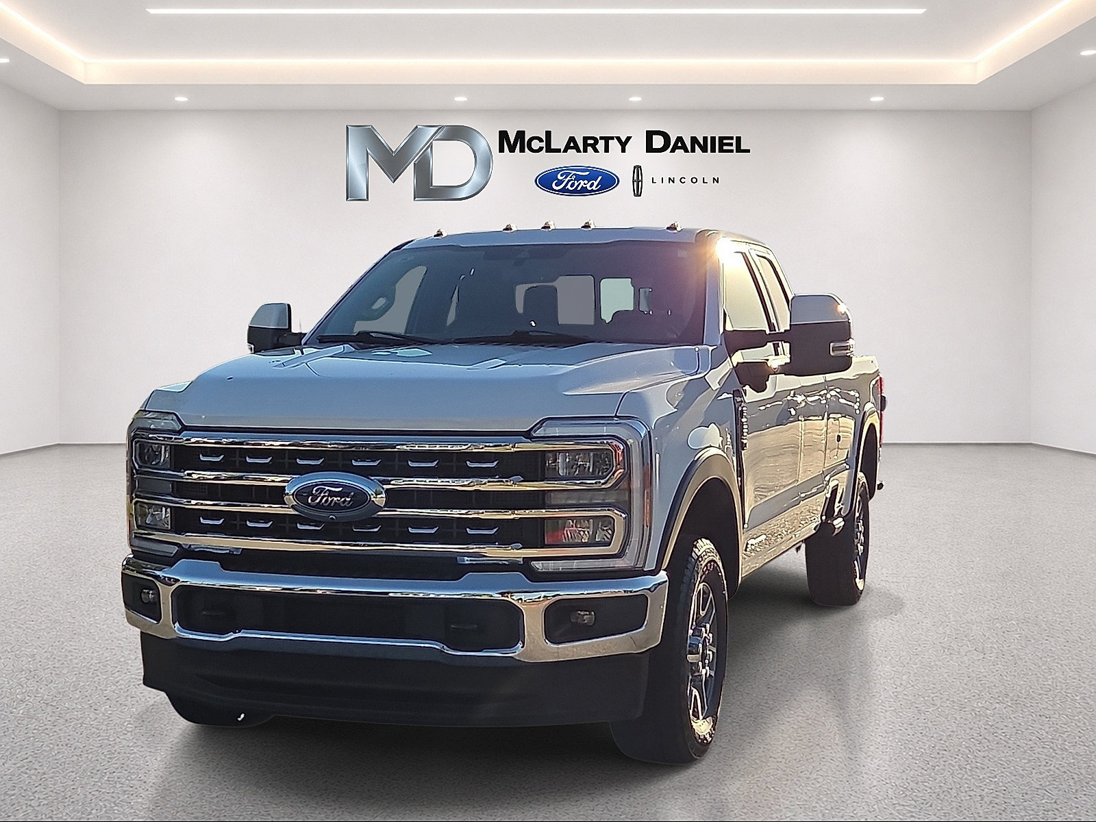 Certified 2023 Ford F250 Lariat w/ FX4 Off-Road Package AWD/4WD image 2
