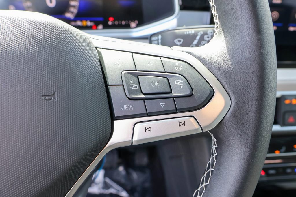 New 2025 Volkswagen Taos SE image 27