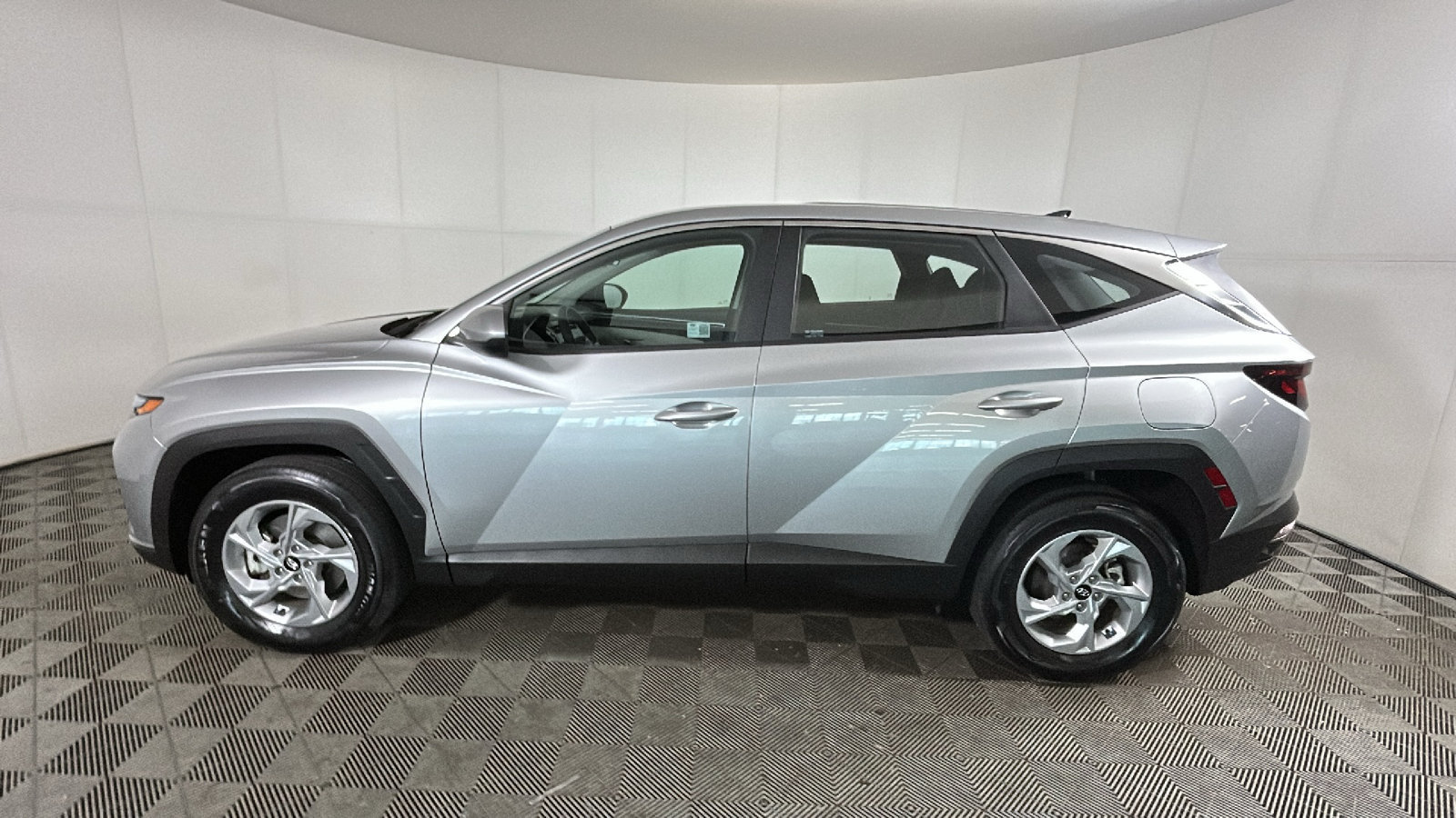 Used 2024 Hyundai Tucson SE AWD/4WD image 7