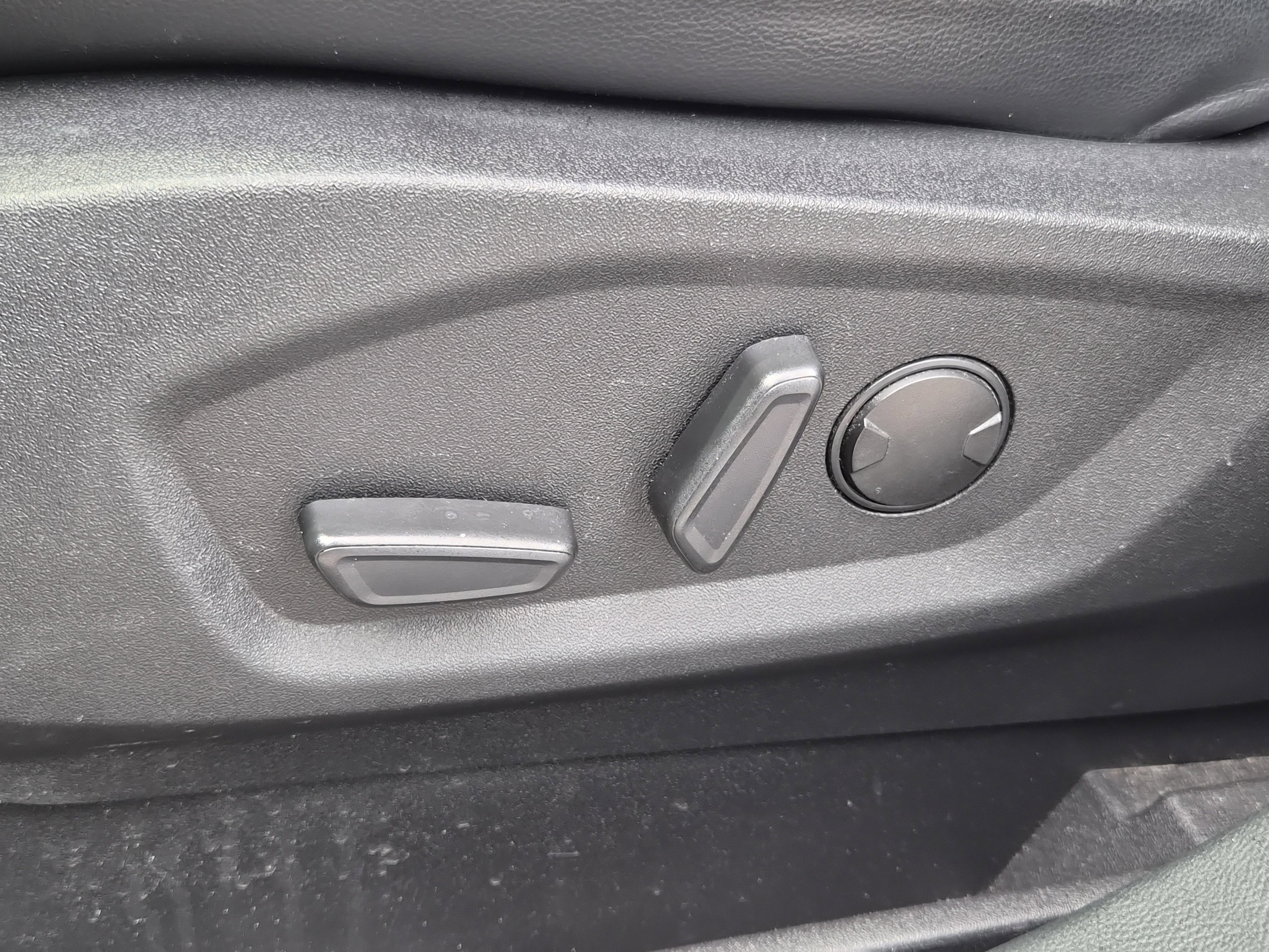 Used 2023 Ford Edge SEL image 22
