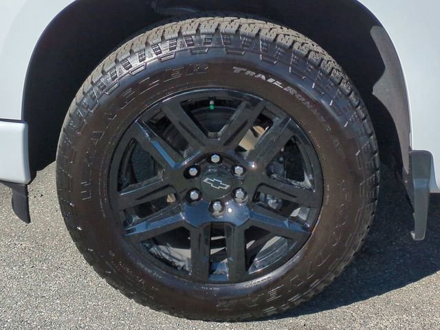 Used 2024 Chevrolet Silverado 1500 Custom w/ Turbomax Blackout Package image 11