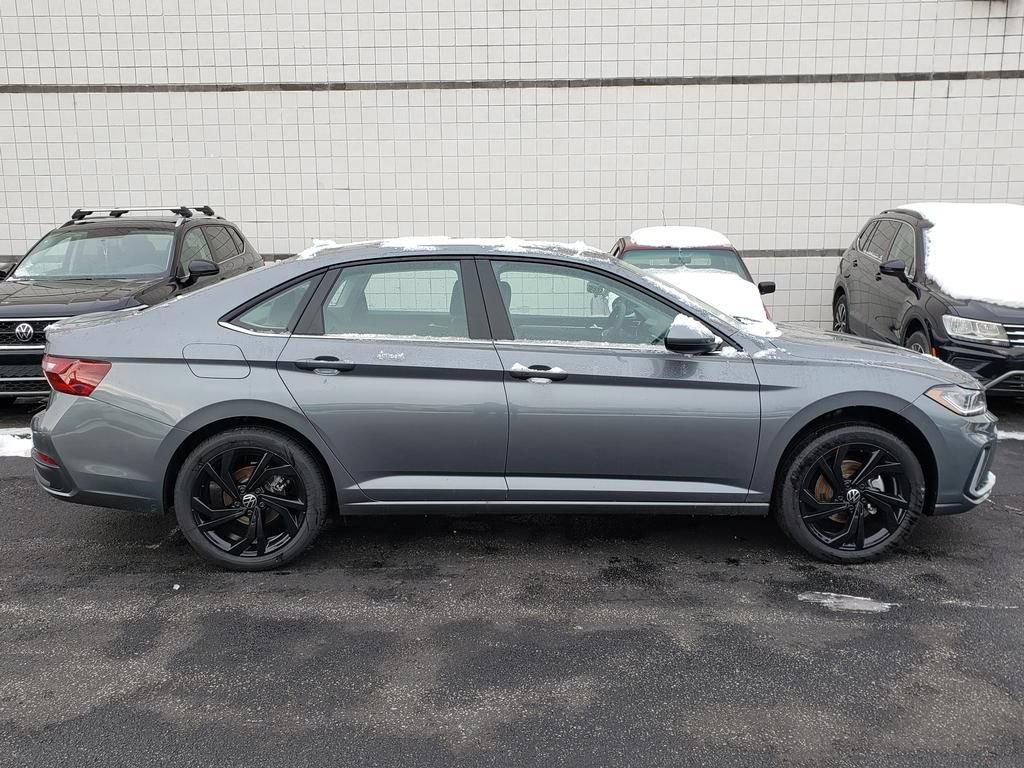 New 2026 Volkswagen Jetta SE FWD image 2