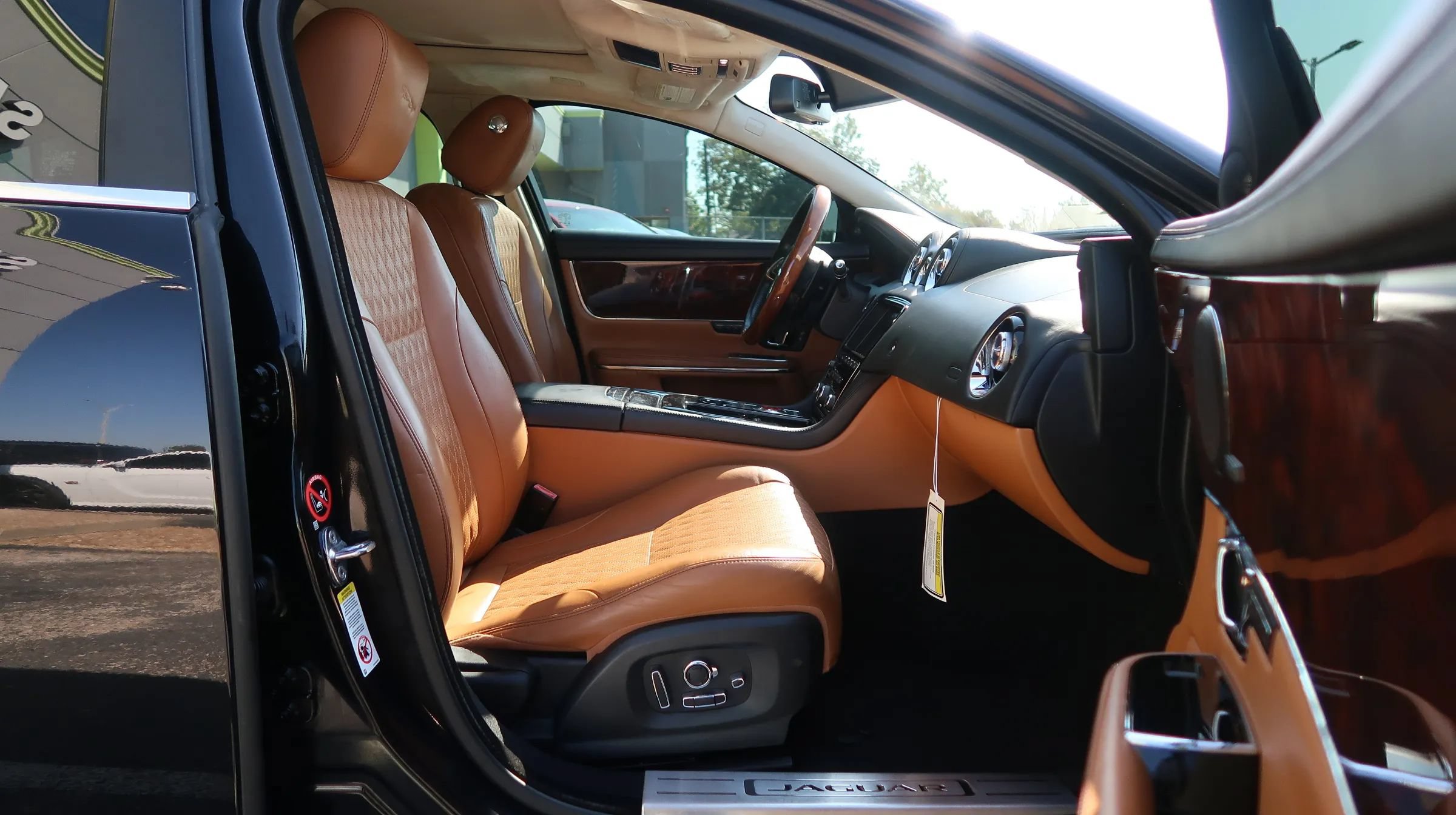 Used 2017 Jaguar XJ L Portfolio AWD/4WD image 25