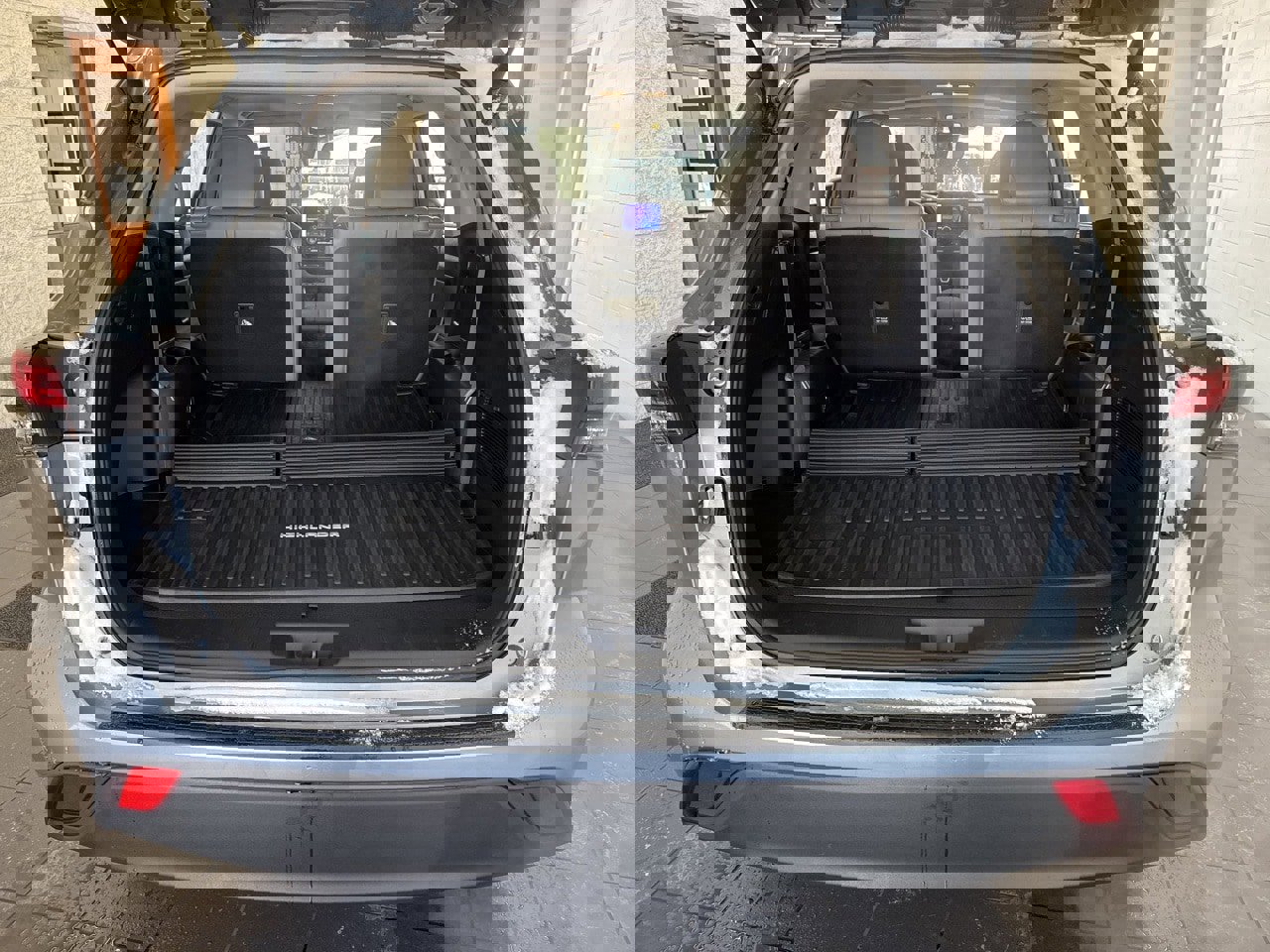 Certified 2024 Toyota Highlander XLE image 10