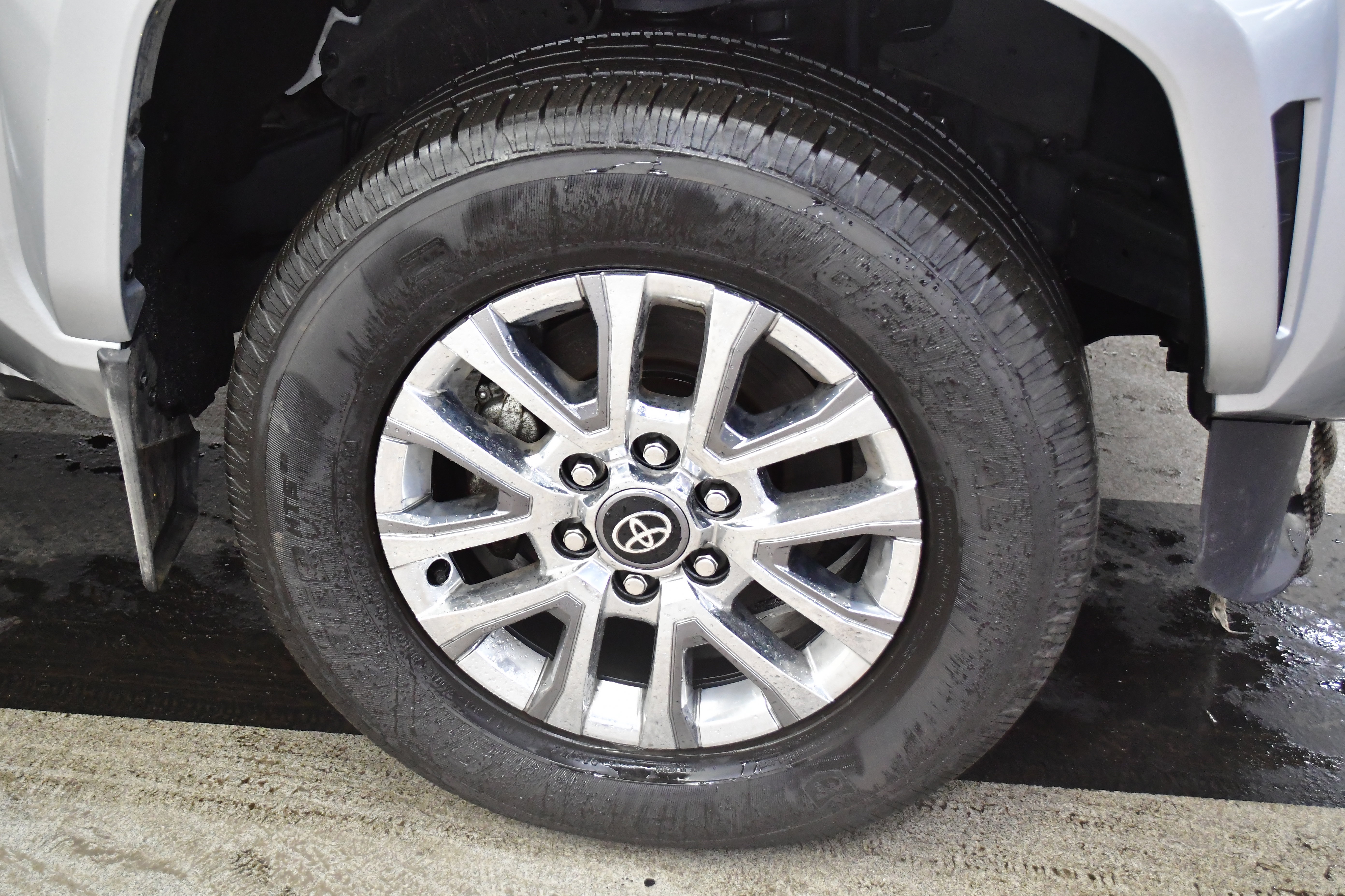 Used 2024 Toyota Tacoma Limited w/ Limited Package (LT) image 65