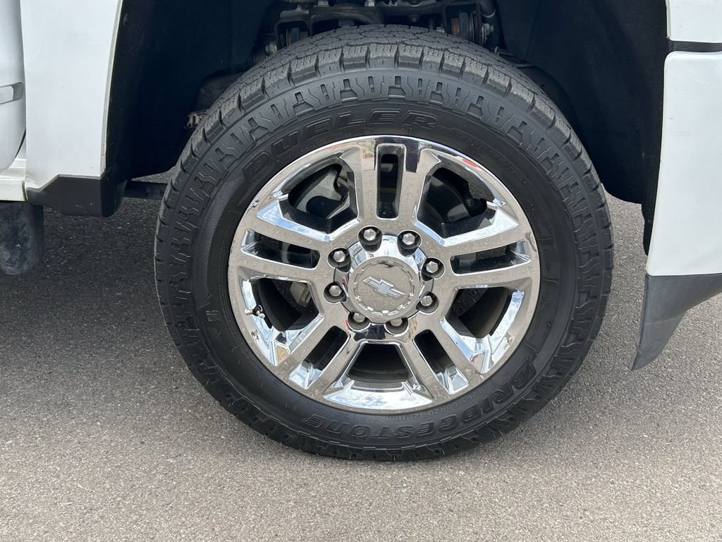 Used 2015 Chevrolet Silverado 2500 High Country w/ Duramax Plus Package AWD/4WD image 9