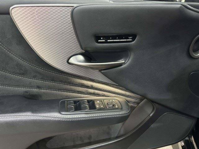 Used 2018 Lexus LS 500 F Sport w/ Accessory Package (Z1) AWD/4WD image 15