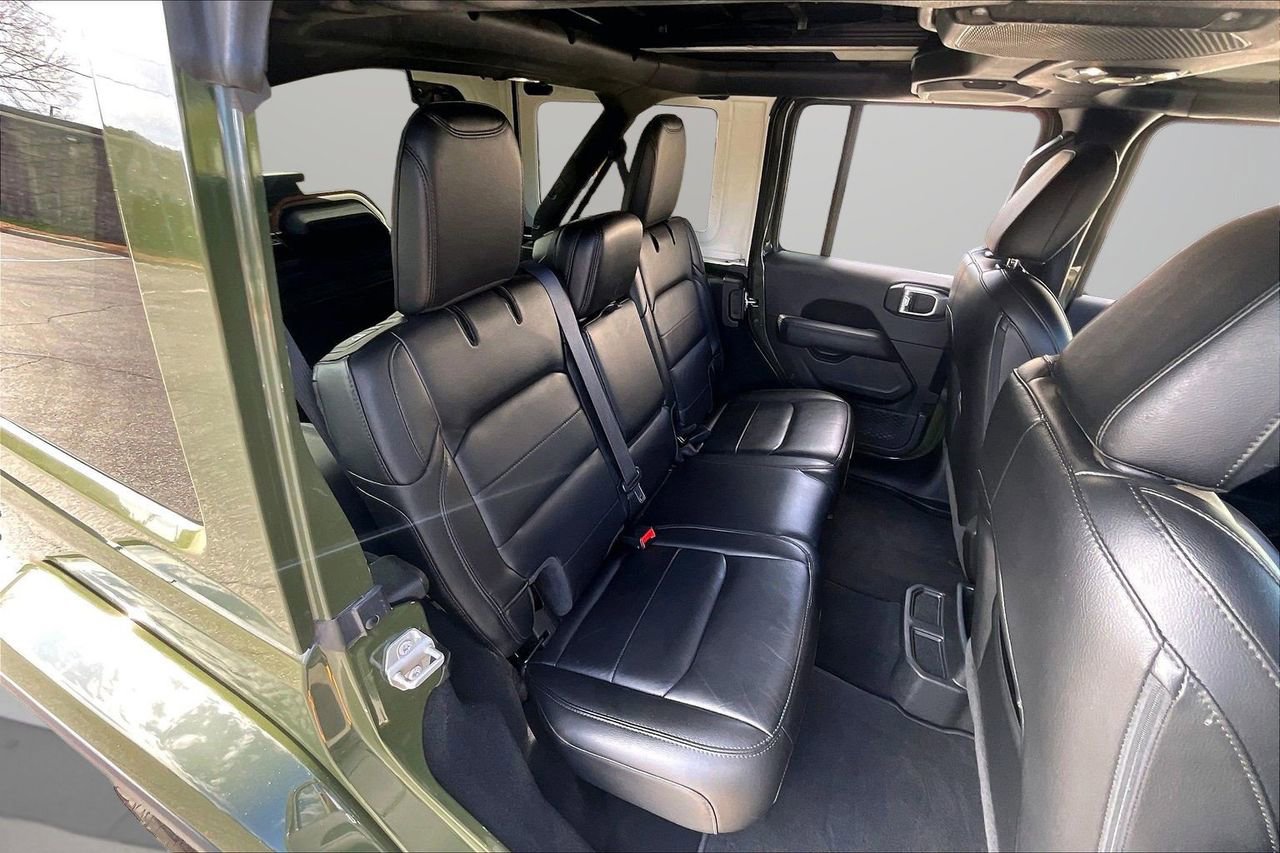 Used 2022 Jeep Wrangler Unlimited Sahara image 25