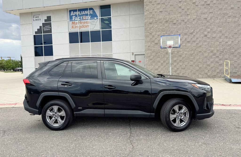 Used 2023 Toyota RAV4 LE AWD/4WD image 5