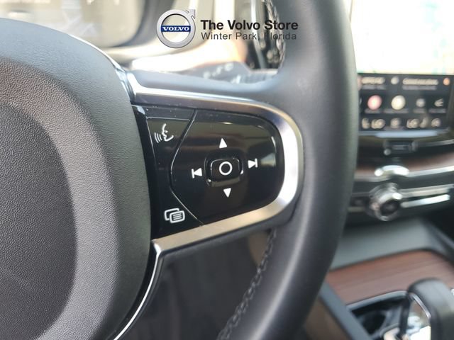 Certified 2024 Volvo XC60 B5 Plus AWD/4WD image 19
