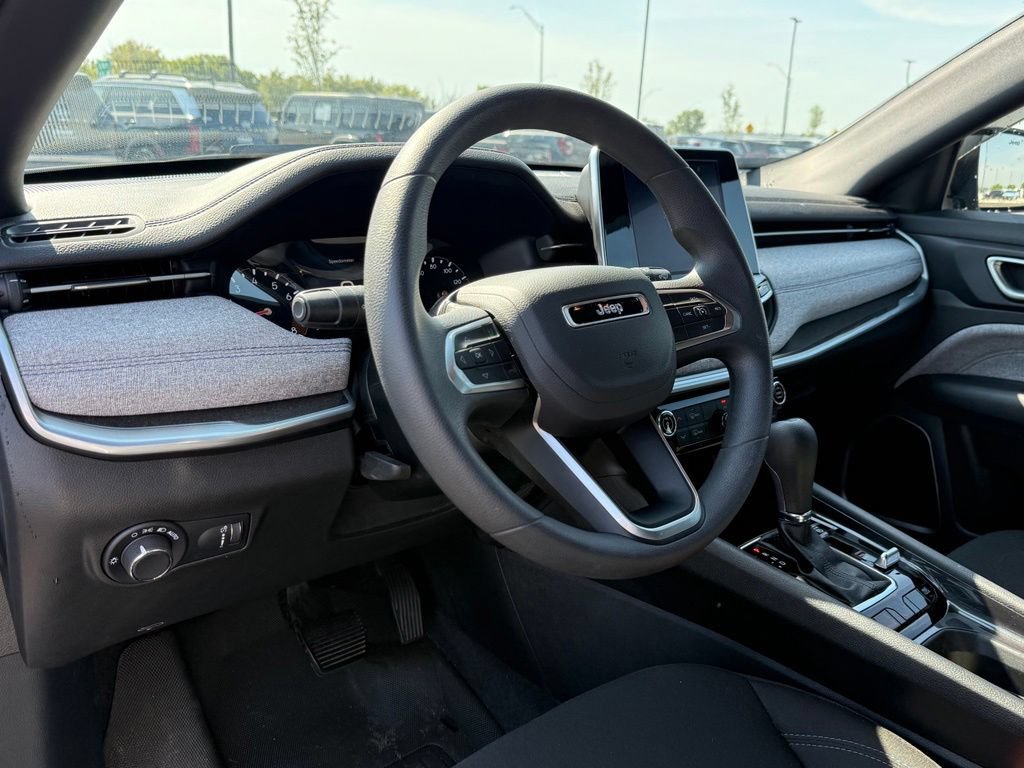 Used 2025 Jeep Compass Sport AWD/4WD image 11