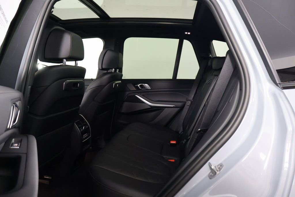 New 2026 BMW X5 xDrive40i w/ M Sport Package image 6