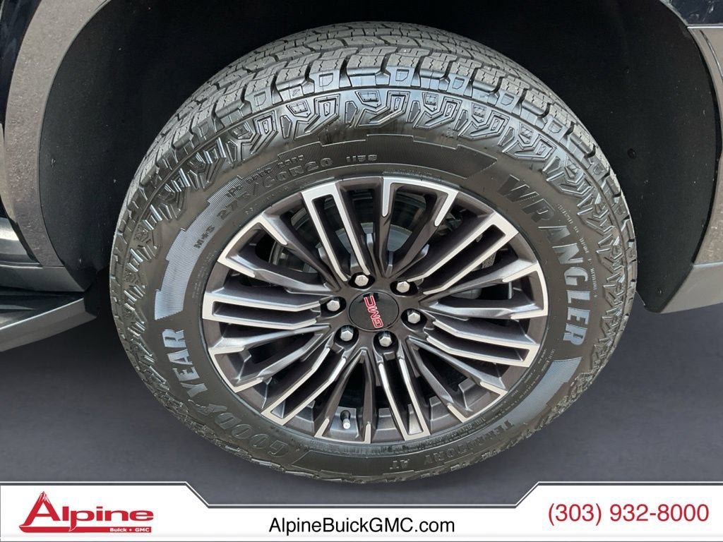 Used 2025 GMC Yukon Elevation AWD/4WD image 14