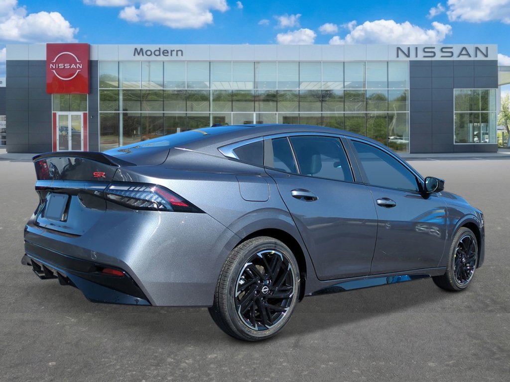 New 2027 Nissan Sentra SR w/ Floor Mat Package FWD image 5
