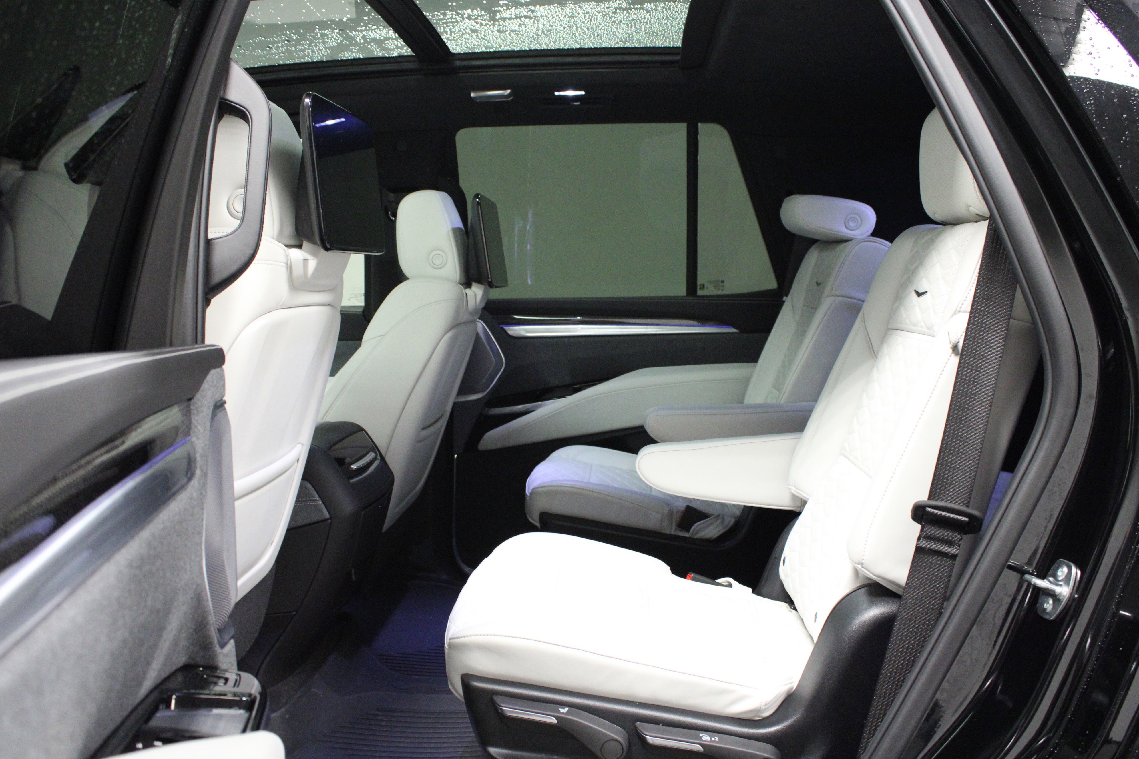 Used 2025 Cadillac Escalade V image 14