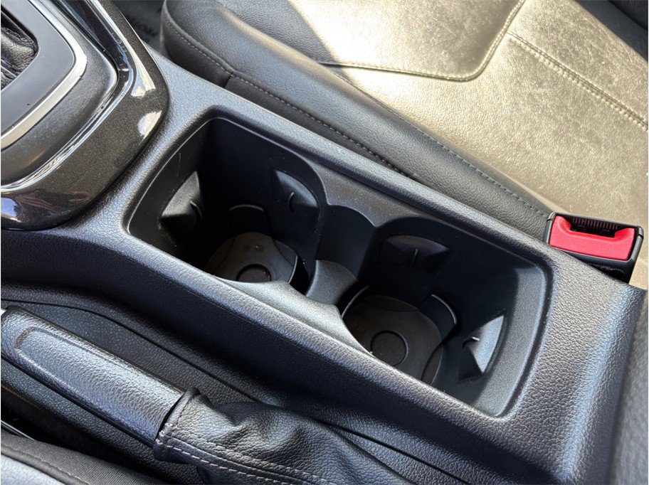 Used 2015 Ford Focus Titanium FWD image 29