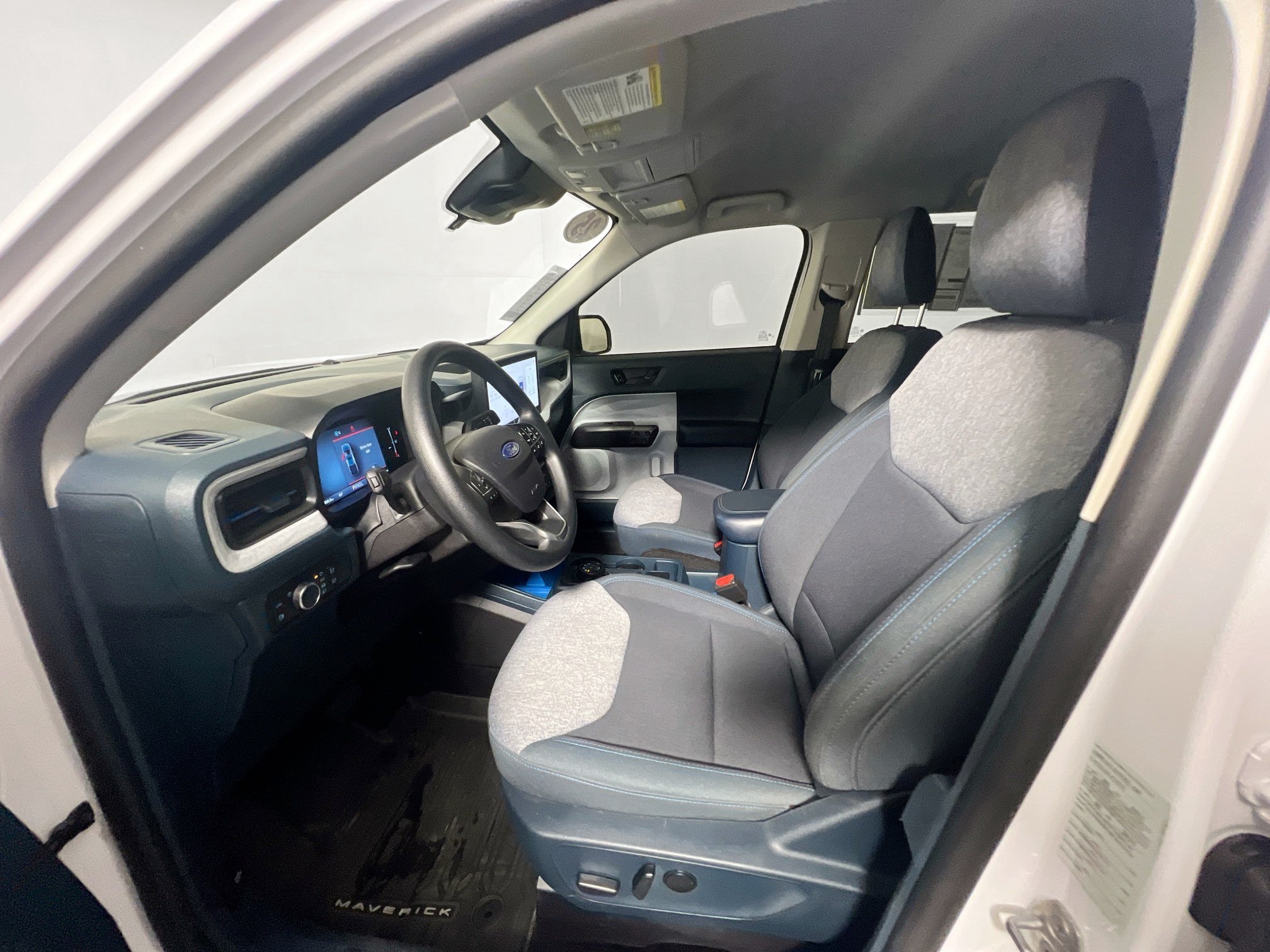 Used 2025 Ford Maverick XLT FWD image 14