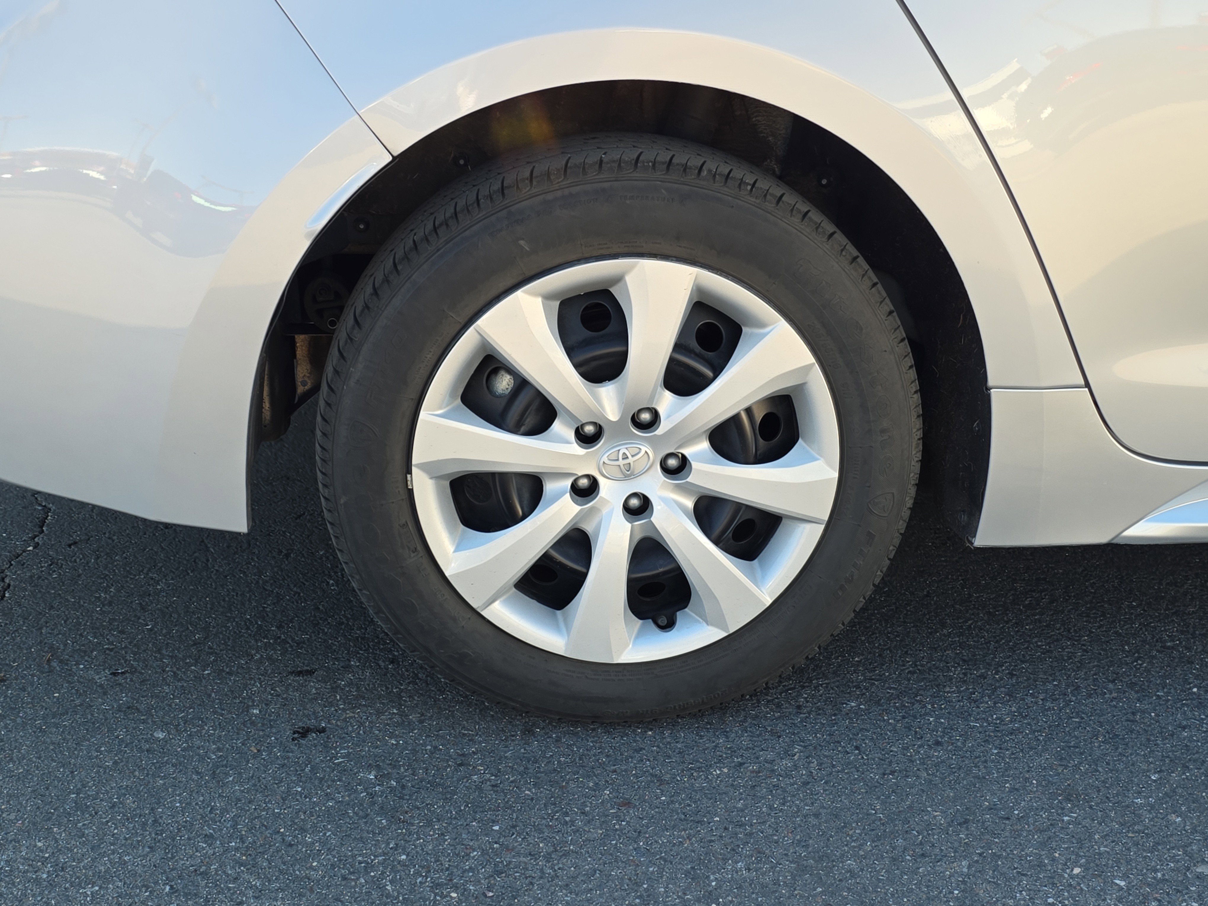 Used 2024 Toyota Corolla LE image 8