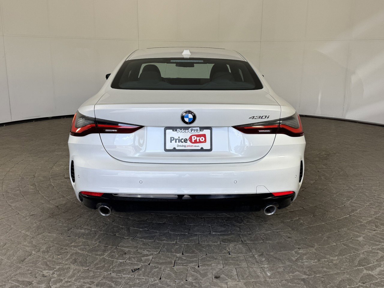 Used 2025 BMW 430i Coupe w/ Premium Package image 7