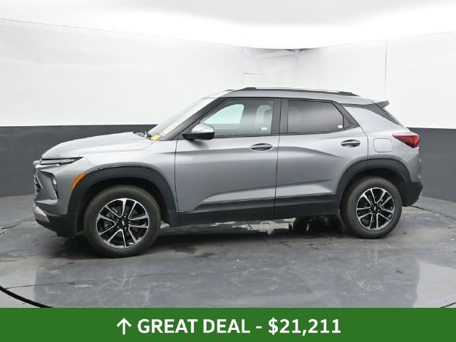 Used 2025 Chevrolet TrailBlazer LT AWD/4WD image 9