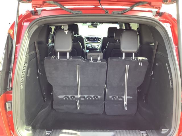 Used 2025 Chrysler Pacifica Select image 31