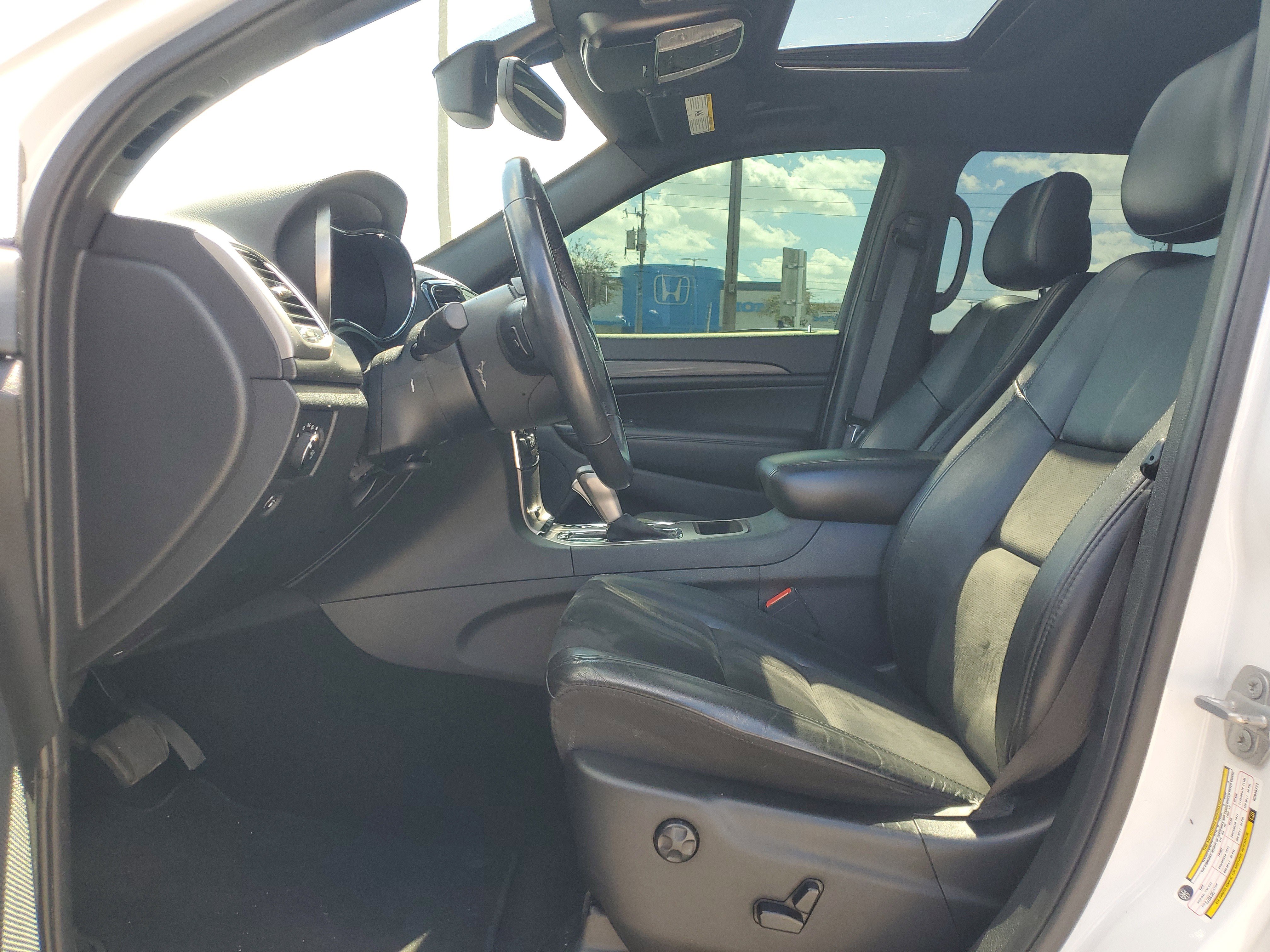 Used 2019 Jeep Grand Cherokee Altitude image 13