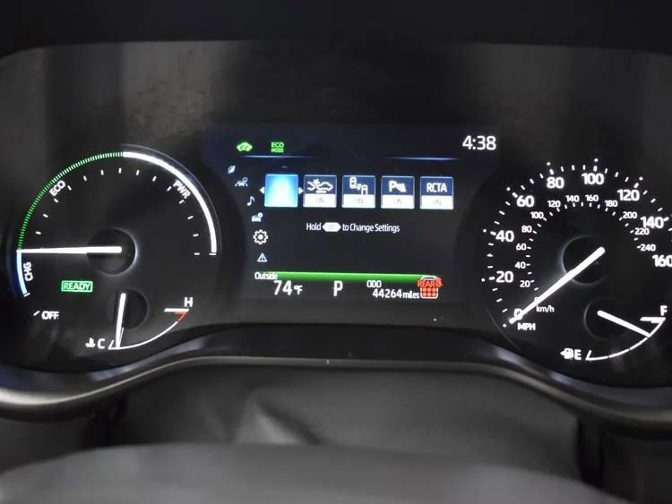 Used 2025 Toyota Sienna XLE image 29