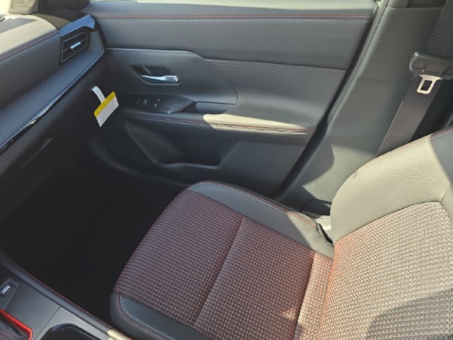 New 2026 Nissan Kicks SR FWD image 17