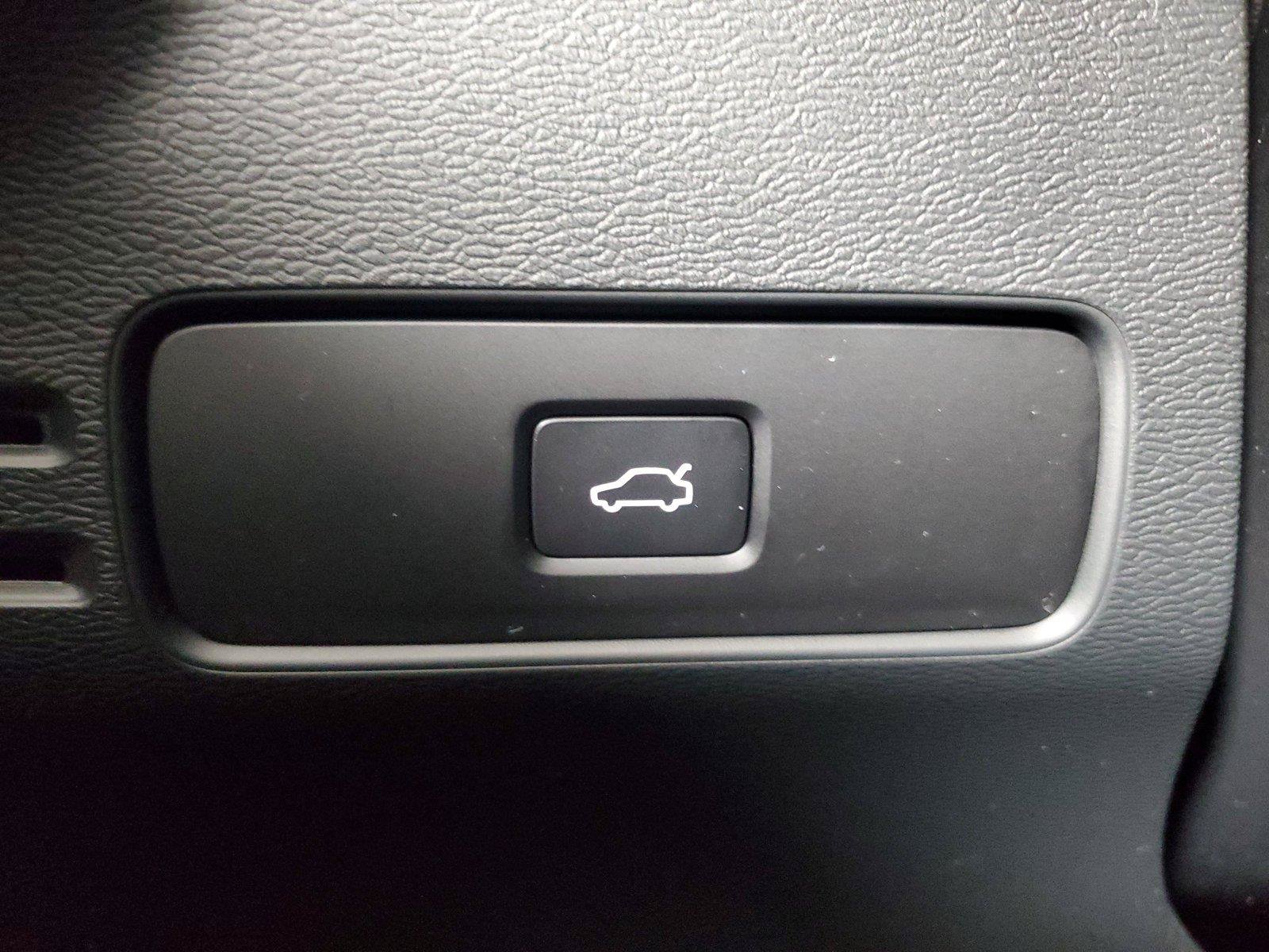 Used 2026 Volvo XC40 B5 Core AWD/4WD image 35