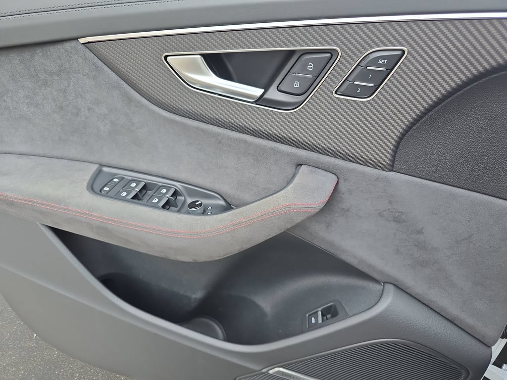 Used 2026 Audi RS Q8 performance AWD/4WD image 29